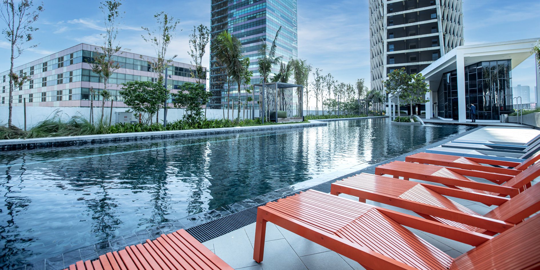 Apartment/Condominium/Townhouse