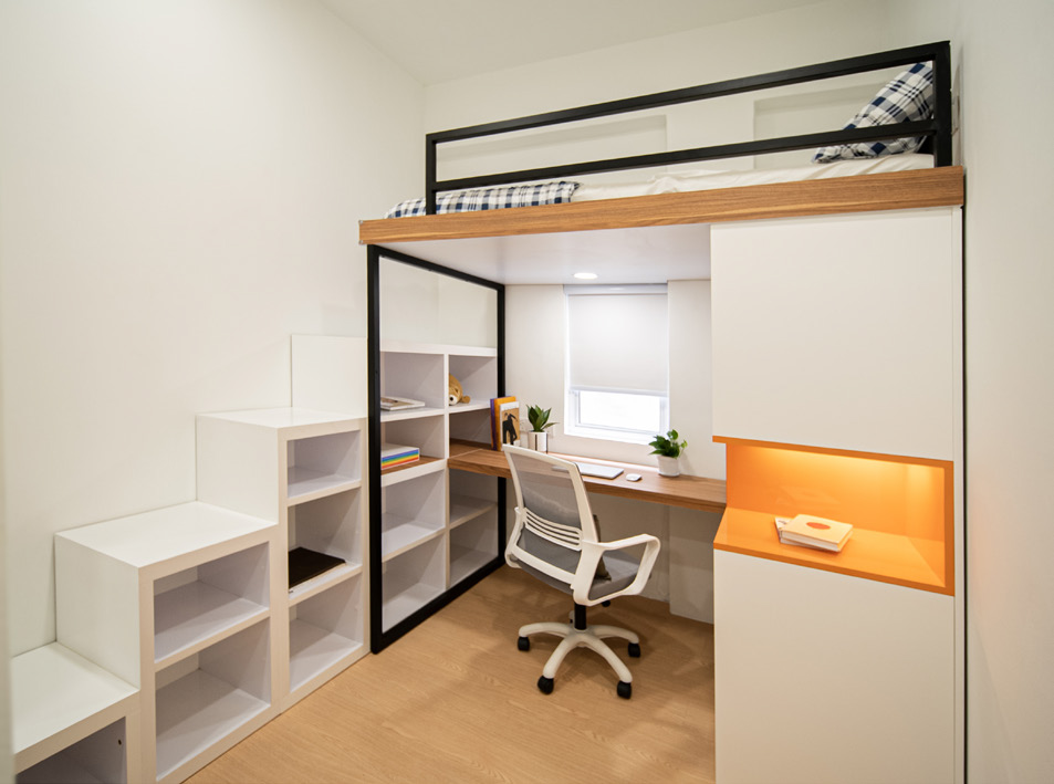Apartment/Condominium/Townhouse