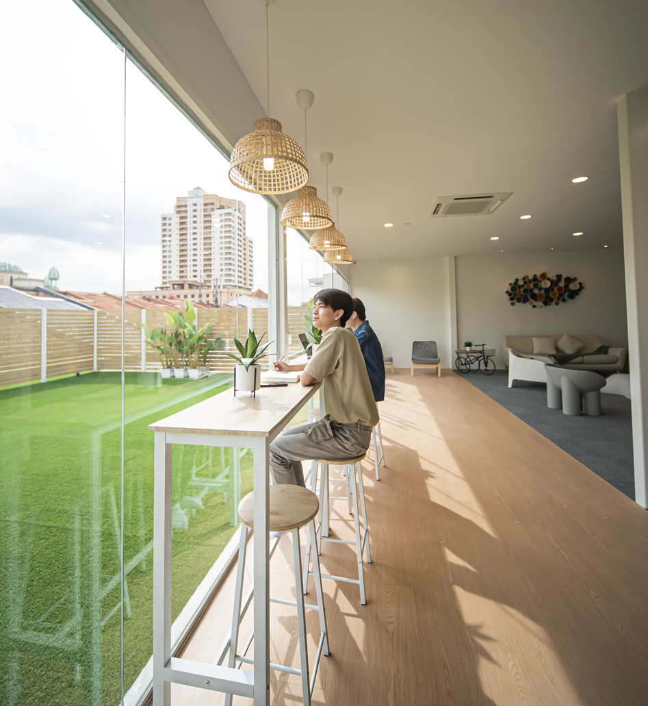Apartment/Condominium/Townhouse