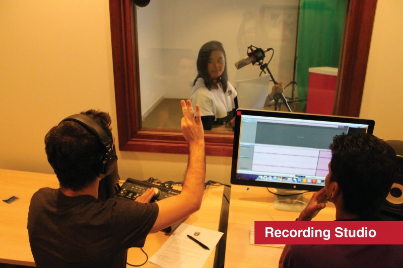 Faculty of Business and Communication
Media and Broadcasting Centre 
Students gain practical experience in the Media and Broadcasting Centre, where they learn to operate industry-standard equipment and develop production skills under the guidance of experienced instructors.