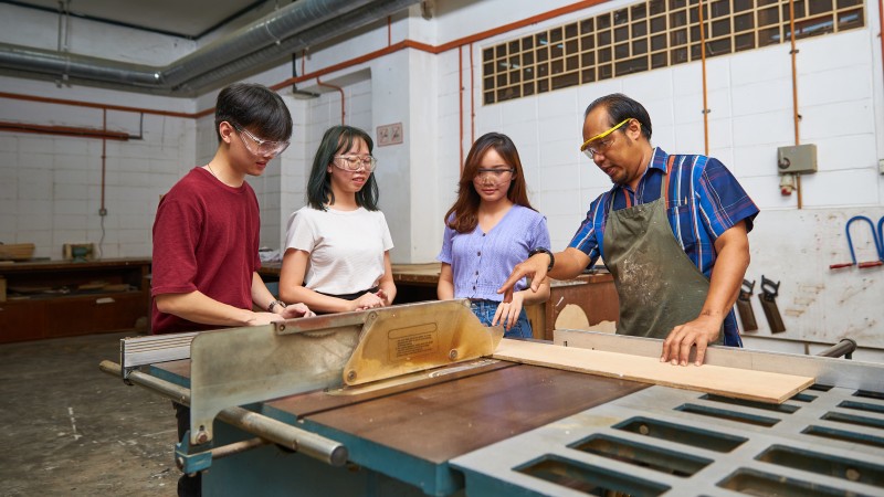 Faculty of Design and Built Environment
Arts and Design - Wood Workshop
Student using the Wood Workshop for projects will be under close supervision from experienced, full-time technicians. 
The safety and hygiene of the students are prioritised.