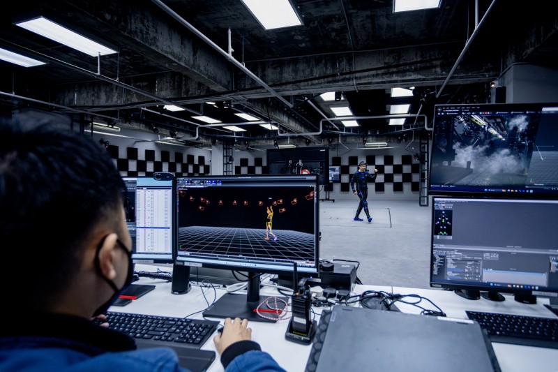 Motion Capture Studio (Sony PlayStation Training Facilities) for advanced motion capturing of body movements and facial expressions in real-time. They are widely used in the film, animation, and video game development industries.