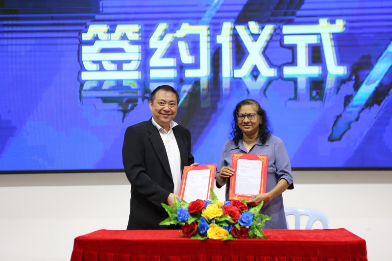 崇华独中正式与 Lead Asia 签署 “自我领导力教育 Leader in Me” 培训协议。