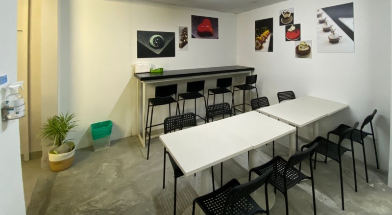 Another area for students to relax, enjoying meals in a casual and comfortable setting, providing a space to unwind and socialize