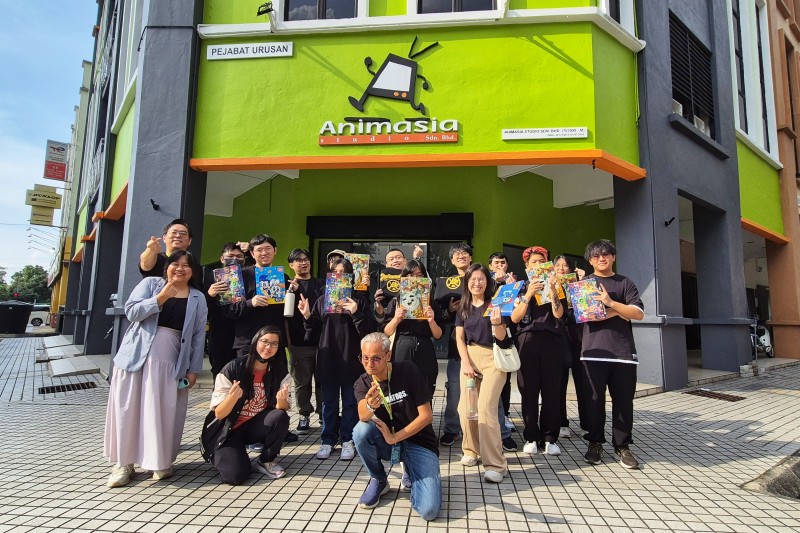 学生有机会走访不同的Studio，与创办人交流互动，了解行业趋势与市场需求，吸取真实的业界经验。